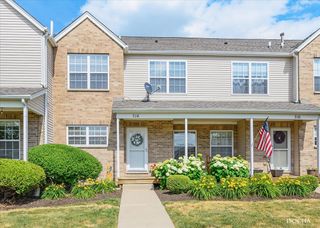 514 Clayton Circle 514, Sycamore, IL 60178