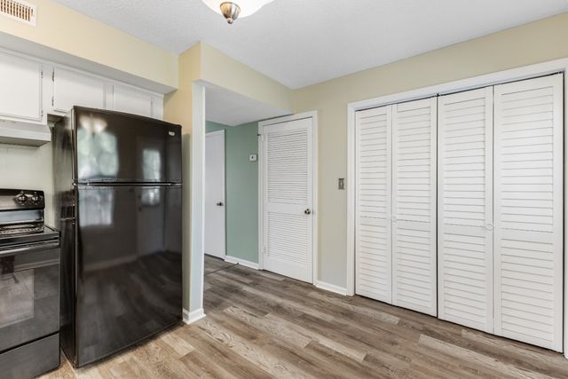 205 Edgewood Dr, Hendersonville, TN 37075