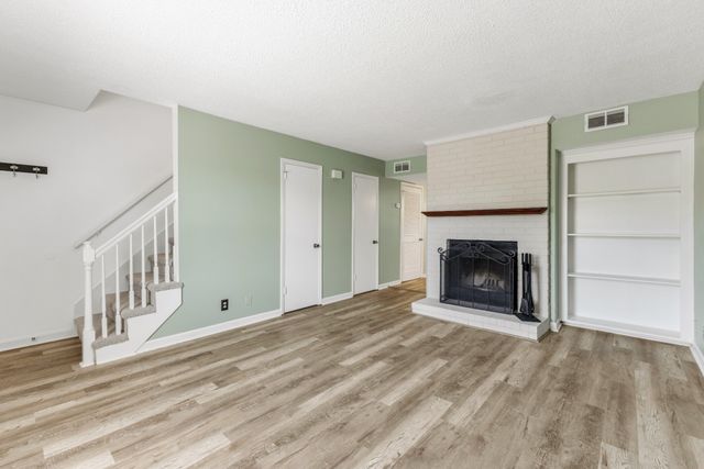 205 Edgewood Dr, Hendersonville, TN 37075