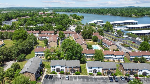 205 Edgewood Dr, Hendersonville, TN 37075