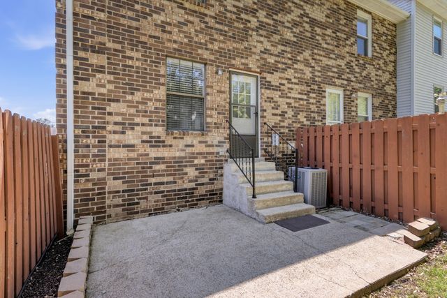 205 Edgewood Dr, Hendersonville, TN 37075
