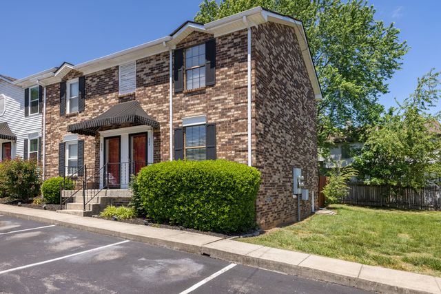 205 Edgewood Dr, Hendersonville, TN 37075