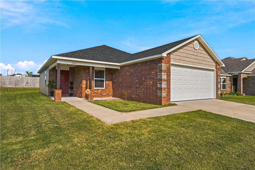 305 E Glendale Lane, Rogers, AR 72758