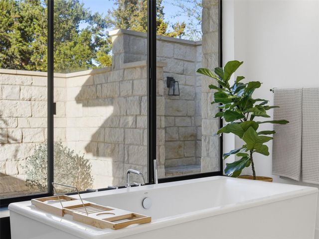 4220 Verano DR, Austin, TX 78735