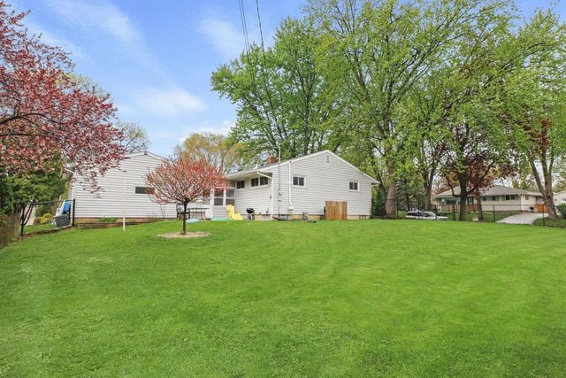 1201 Douglas Trail, Madison, WI 53716