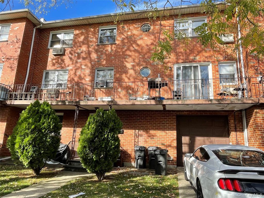 8808 Ransom Street, Queens Village, NY 11427