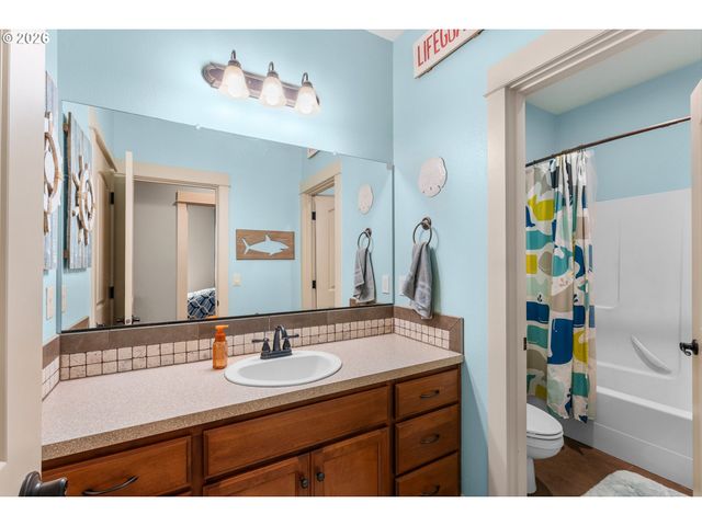 14823 Se LEA St, Happy Valley, OR 97086