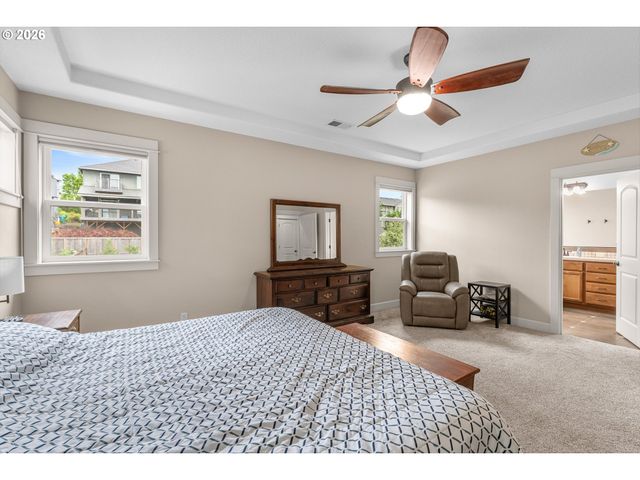 14823 Se LEA St, Happy Valley, OR 97086