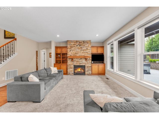 14823 Se LEA St, Happy Valley, OR 97086