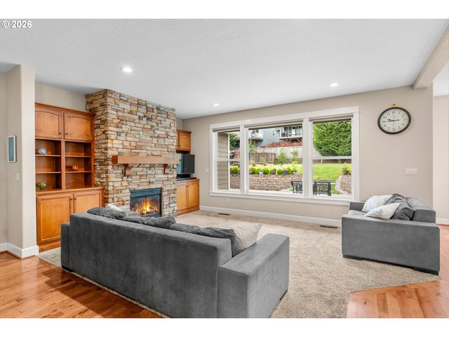 14823 Se LEA St, Happy Valley, OR 97086