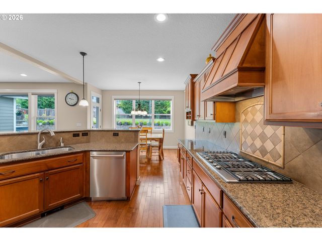 14823 Se LEA St, Happy Valley, OR 97086