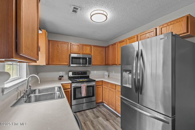 106 Croaker Lane, Maysville, NC 28555