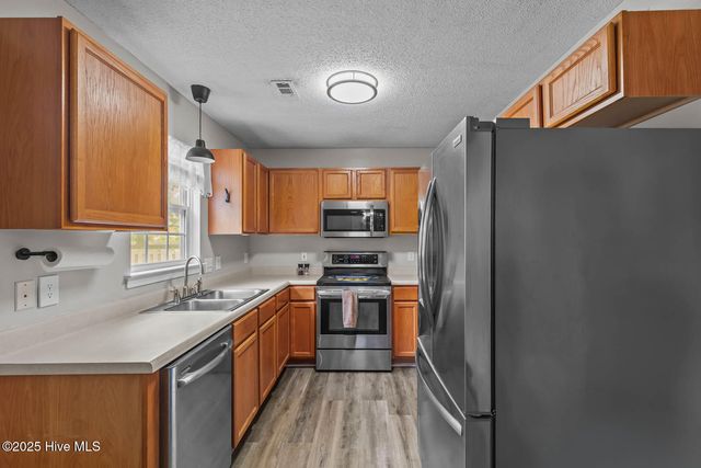 106 Croaker Lane, Maysville, NC 28555
