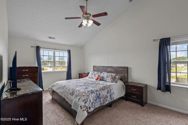106 Croaker Lane, Maysville, NC 28555