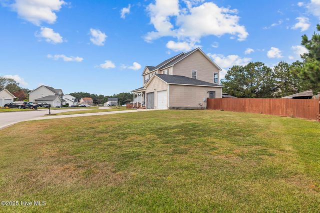 106 Croaker Lane, Maysville, NC 28555