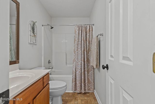 106 Croaker Lane, Maysville, NC 28555