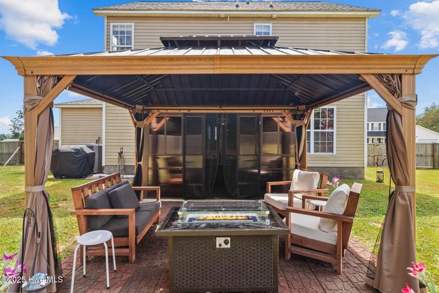 106 Croaker Lane, Maysville, NC 28555