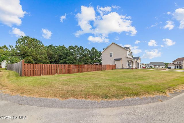 106 Croaker Lane, Maysville, NC 28555