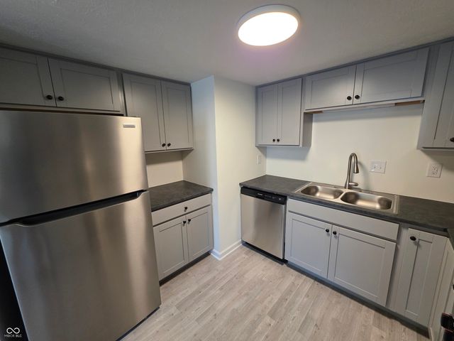 10207 Penrith Drive, Indianapolis, IN 46229