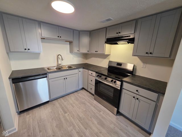 10207 Penrith Drive, Indianapolis, IN 46229