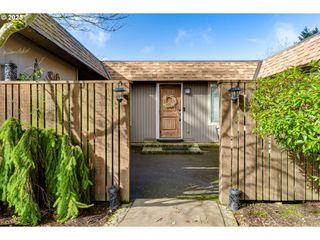 -1 VAN DUYN St, Eugene, OR 97401