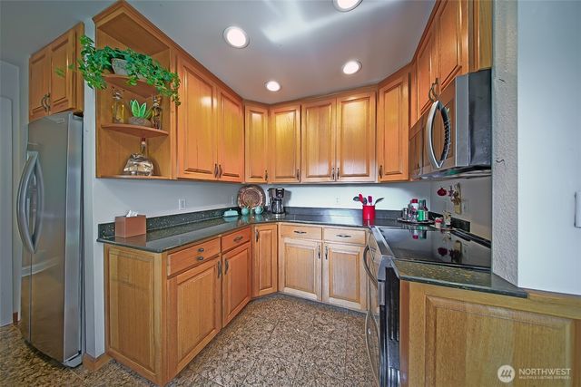 6404 N Five Views Road, Tacoma, WA 98407