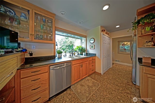 6404 N Five Views Road, Tacoma, WA 98407