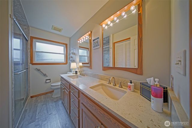 6404 N Five Views Road, Tacoma, WA 98407