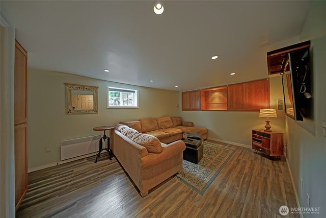 6404 N Five Views Road, Tacoma, WA 98407