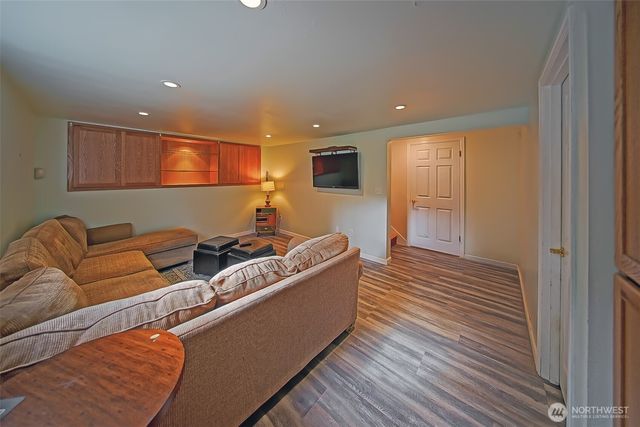 6404 N Five Views Road, Tacoma, WA 98407