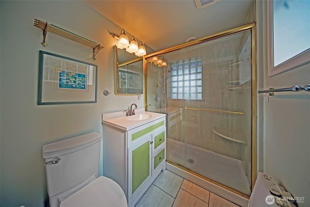 6404 N Five Views Road, Tacoma, WA 98407