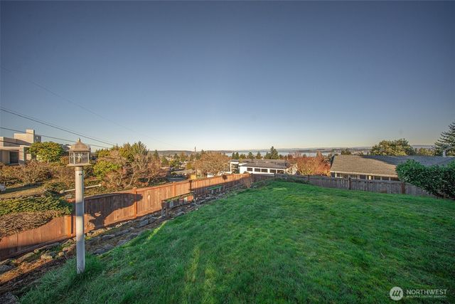 6404 N Five Views Road, Tacoma, WA 98407