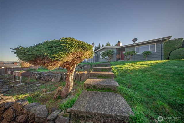 6404 N Five Views Road, Tacoma, WA 98407