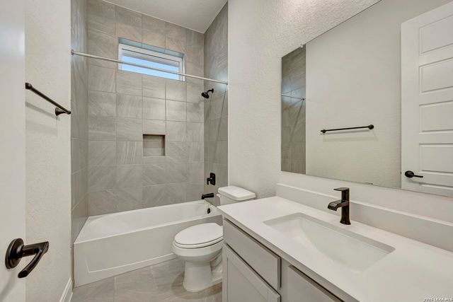 272 Christian, Castroville, TX 78009