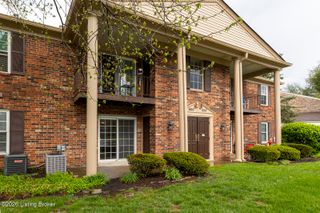 602 Logsdon Ct, Douglass Hills, KY 40243