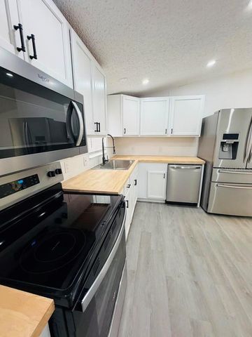 6734 RAVENWOOD STREET, Zephyrhills, FL 33544