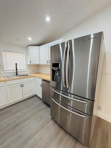 6734 RAVENWOOD STREET, Zephyrhills, FL 33544