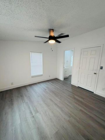 6734 RAVENWOOD STREET, Zephyrhills, FL 33544