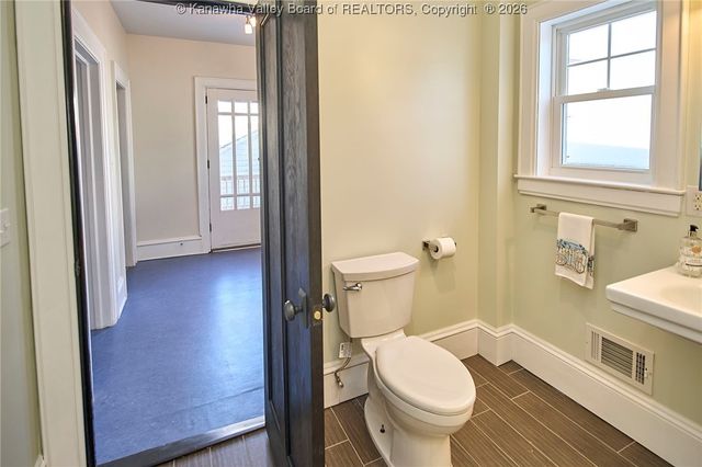 1594 Jackson Street, Charleston, WV 25311