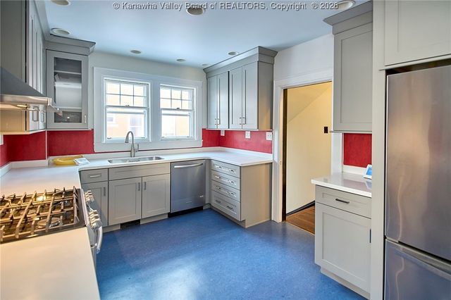 1594 Jackson Street, Charleston, WV 25311