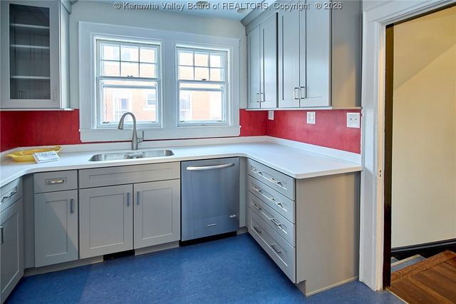 1594 Jackson Street, Charleston, WV 25311