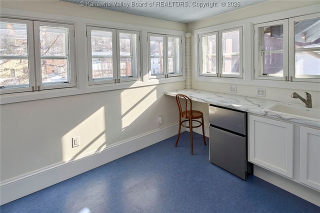 1594 Jackson Street, Charleston, WV 25311