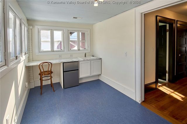 1594 Jackson Street, Charleston, WV 25311