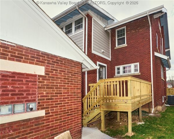 1594 Jackson Street, Charleston, WV 25311