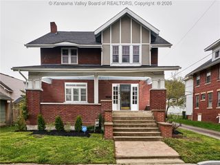 1594 Jackson Street, Charleston, WV 25311