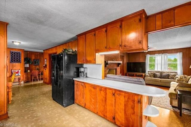6585 Scarlet Oak Drive, Denton, NC 27239
