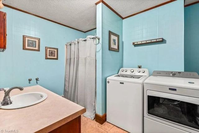 6585 Scarlet Oak Drive, Denton, NC 27239