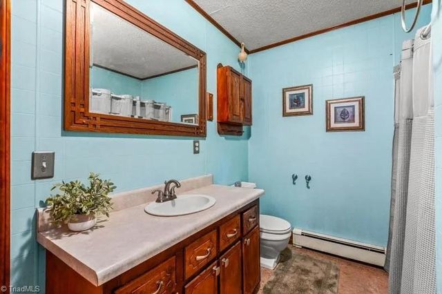 6585 Scarlet Oak Drive, Denton, NC 27239
