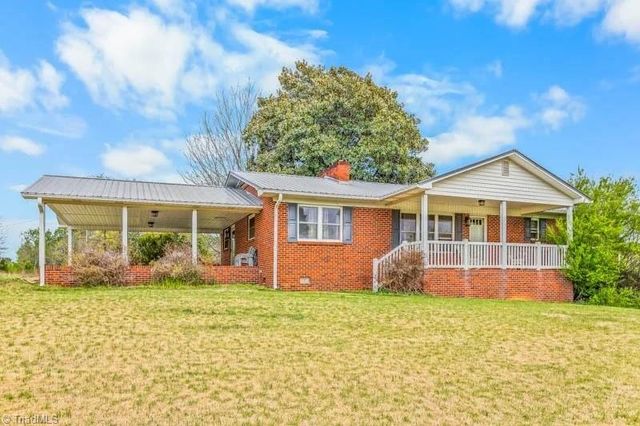 6585 Scarlet Oak Drive, Denton, NC 27239