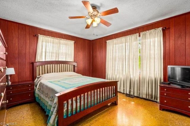 6585 Scarlet Oak Drive, Denton, NC 27239